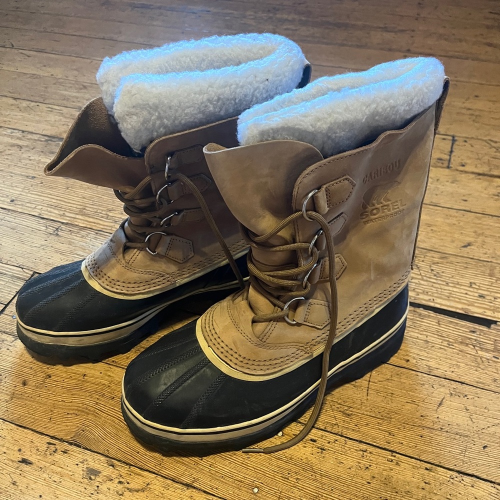 New Women’s Sorel Caribou Winter Boots Size 9